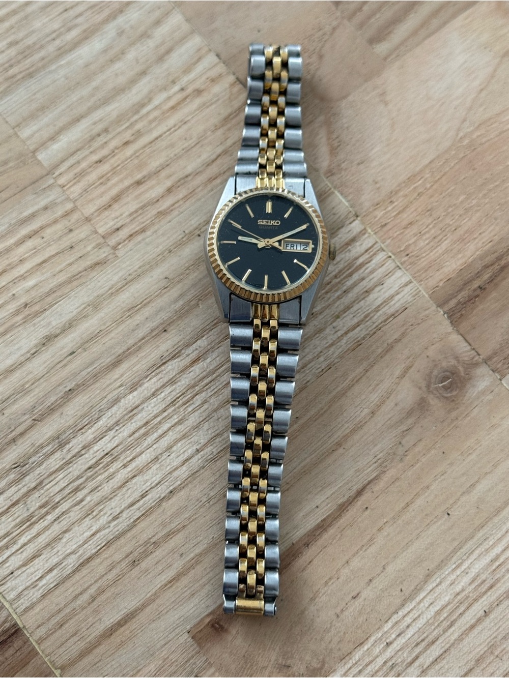 Seiko Presidential Vintage Ladies Watch Black Dial Two-Tone Bracelet Case Date - Picture 5 of 13